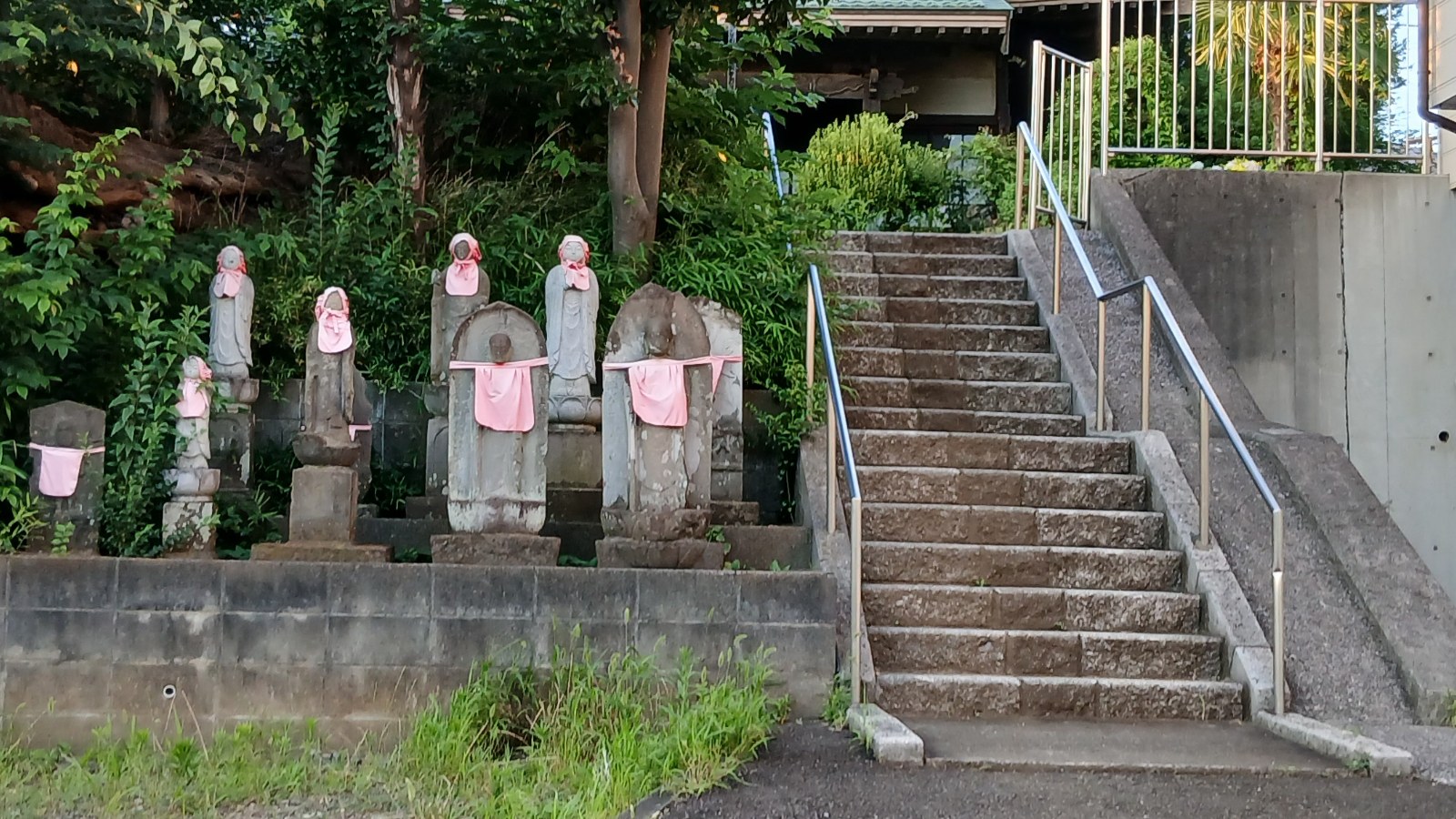 市ケ尾町にある寺